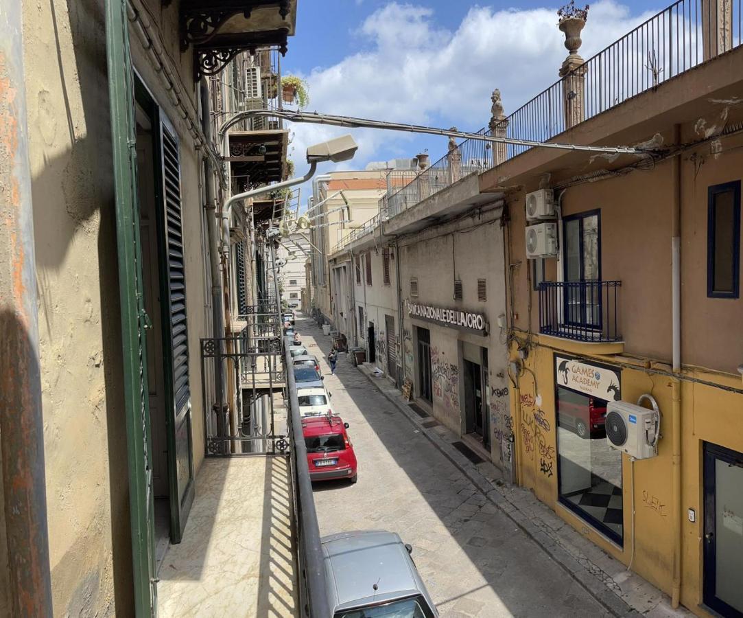 A Un Passo Dal Massimo 1 Apartment Palermo Ngoại thất bức ảnh