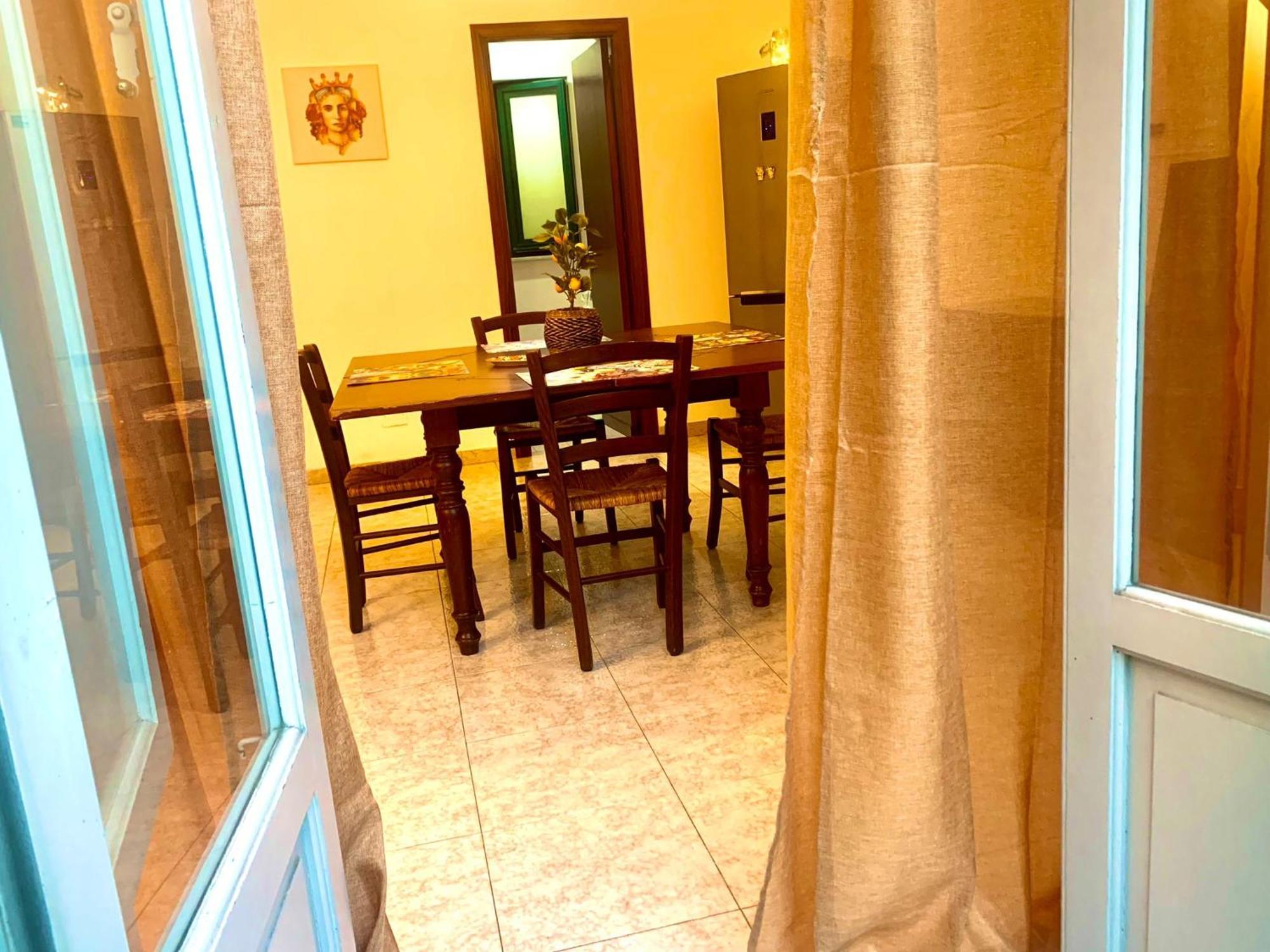 A Un Passo Dal Massimo 1 Apartment Palermo Ngoại thất bức ảnh