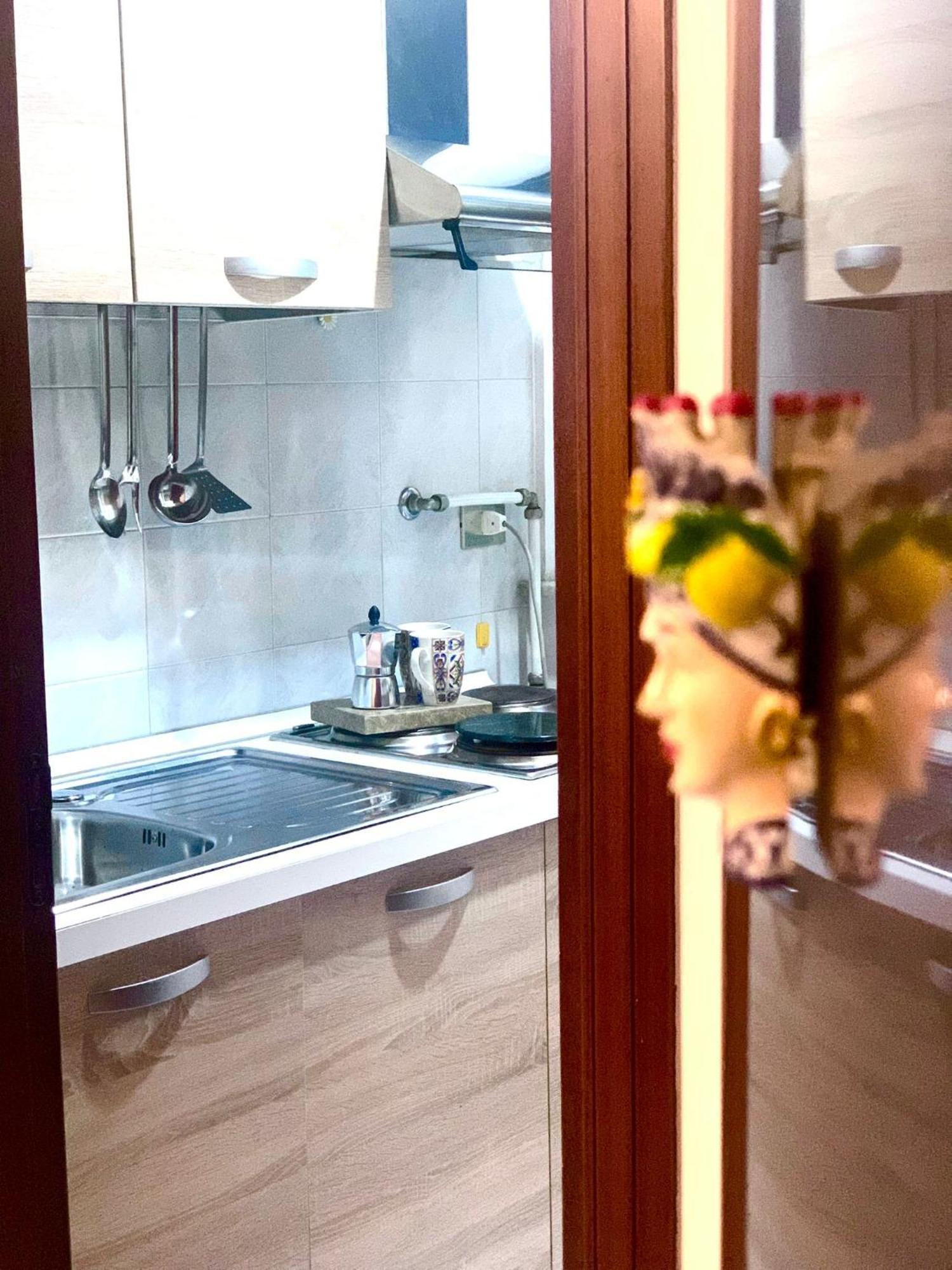 A Un Passo Dal Massimo 1 Apartment Palermo Ngoại thất bức ảnh